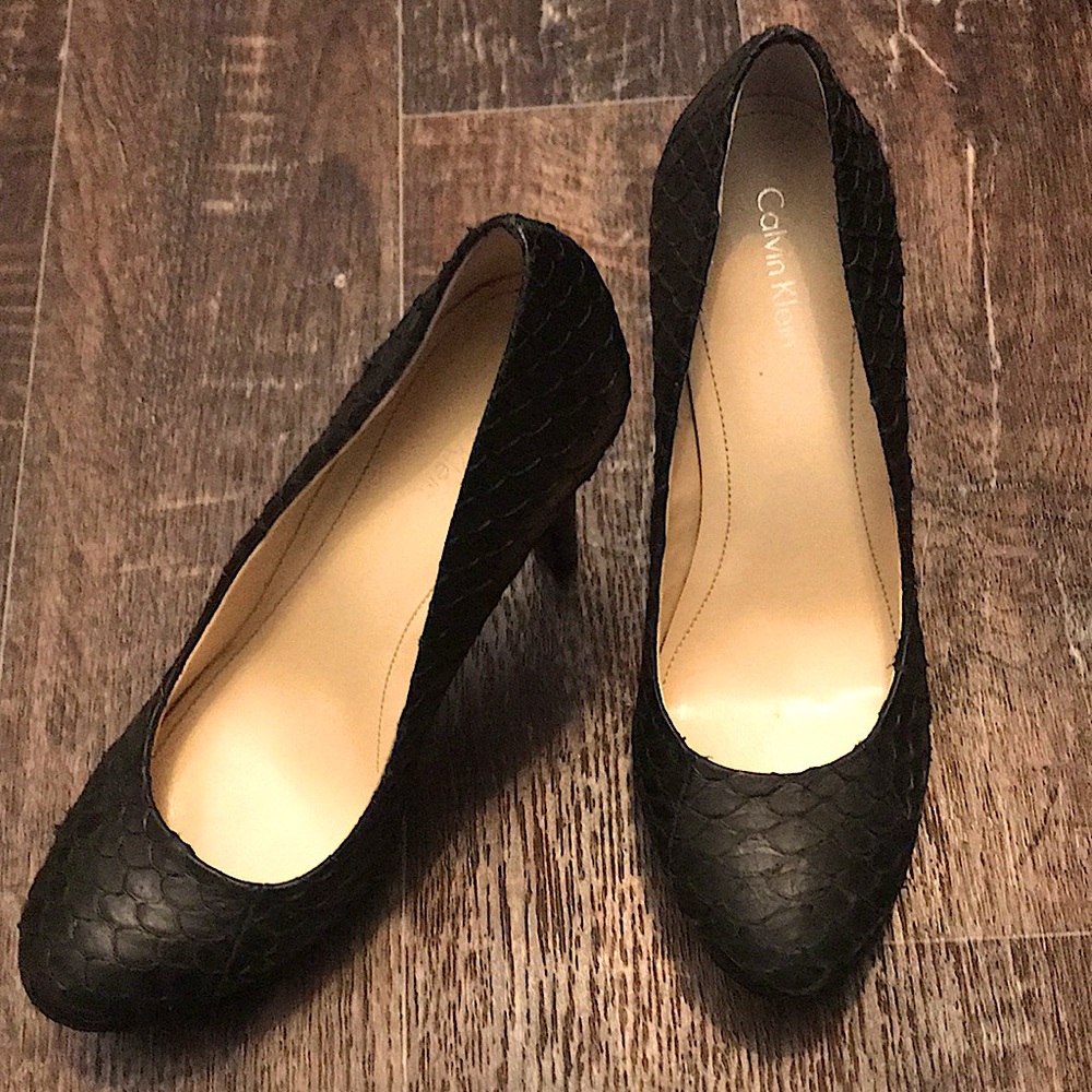 Black Pumps!